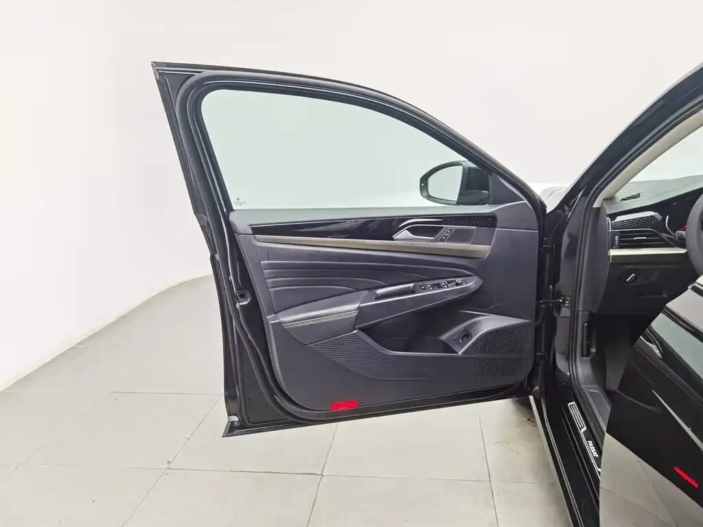 Volkswagen Passat — фото 13