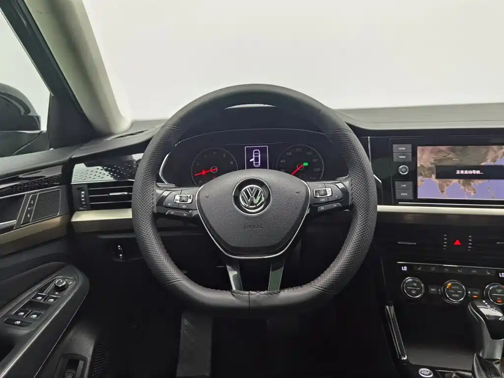 Volkswagen Passat — фото 18
