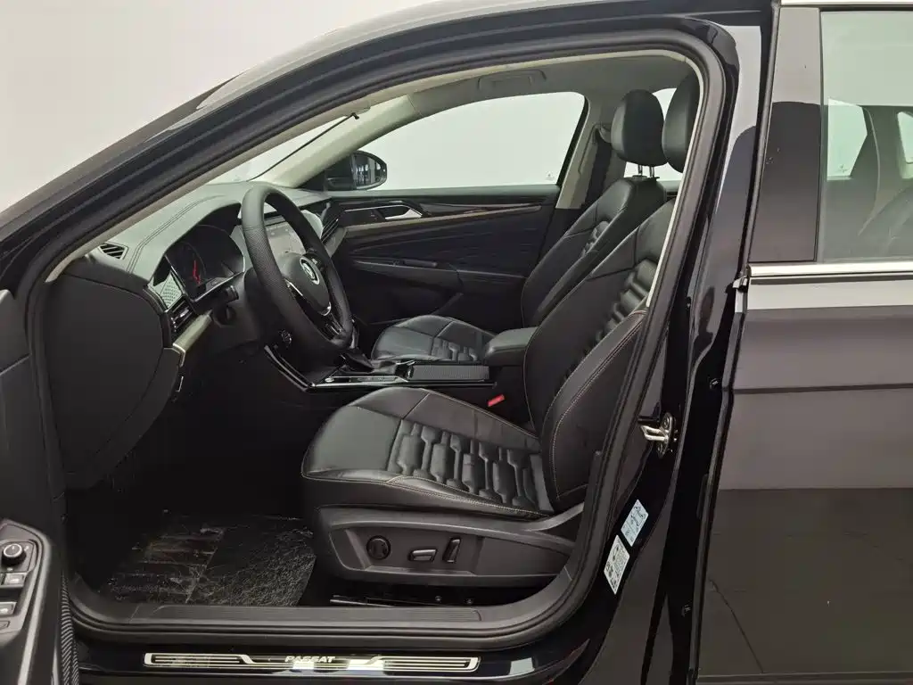 Volkswagen Passat — фото 20