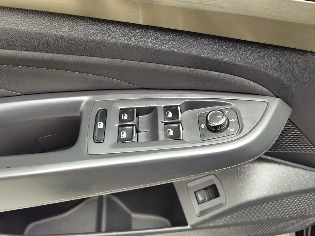 Volkswagen Passat — фото 22