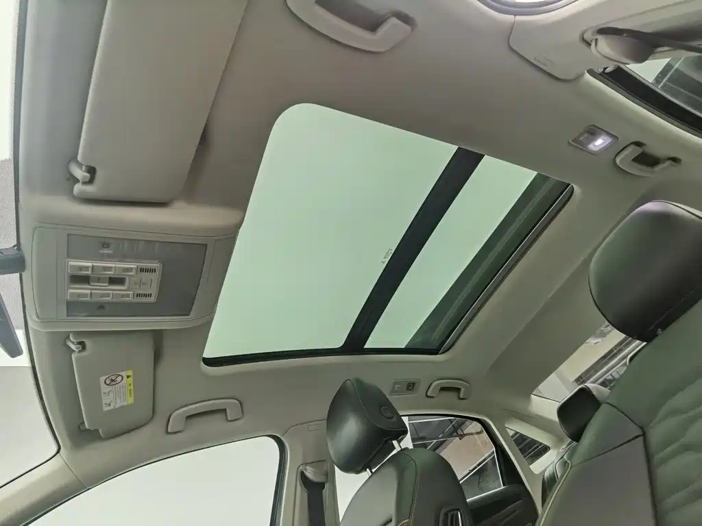 Volkswagen Passat — фото 8