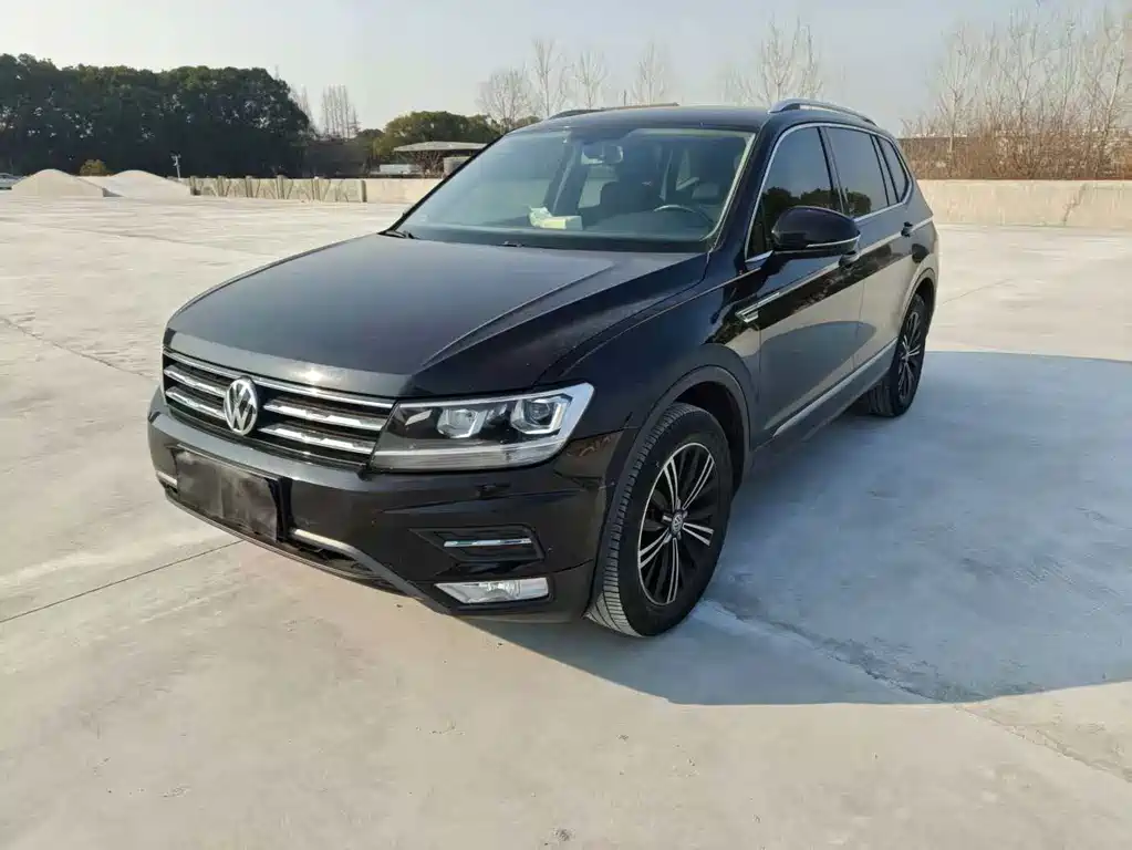 Volkswagen Tiguan L — фото 3