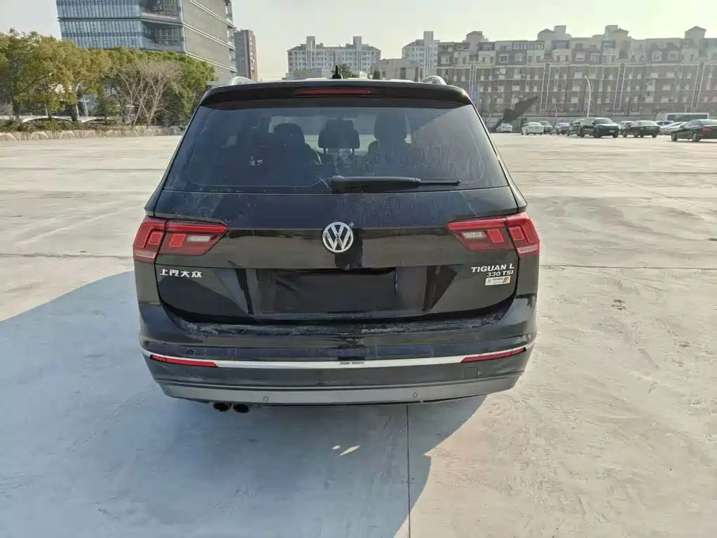 Volkswagen Tiguan L — фото 8