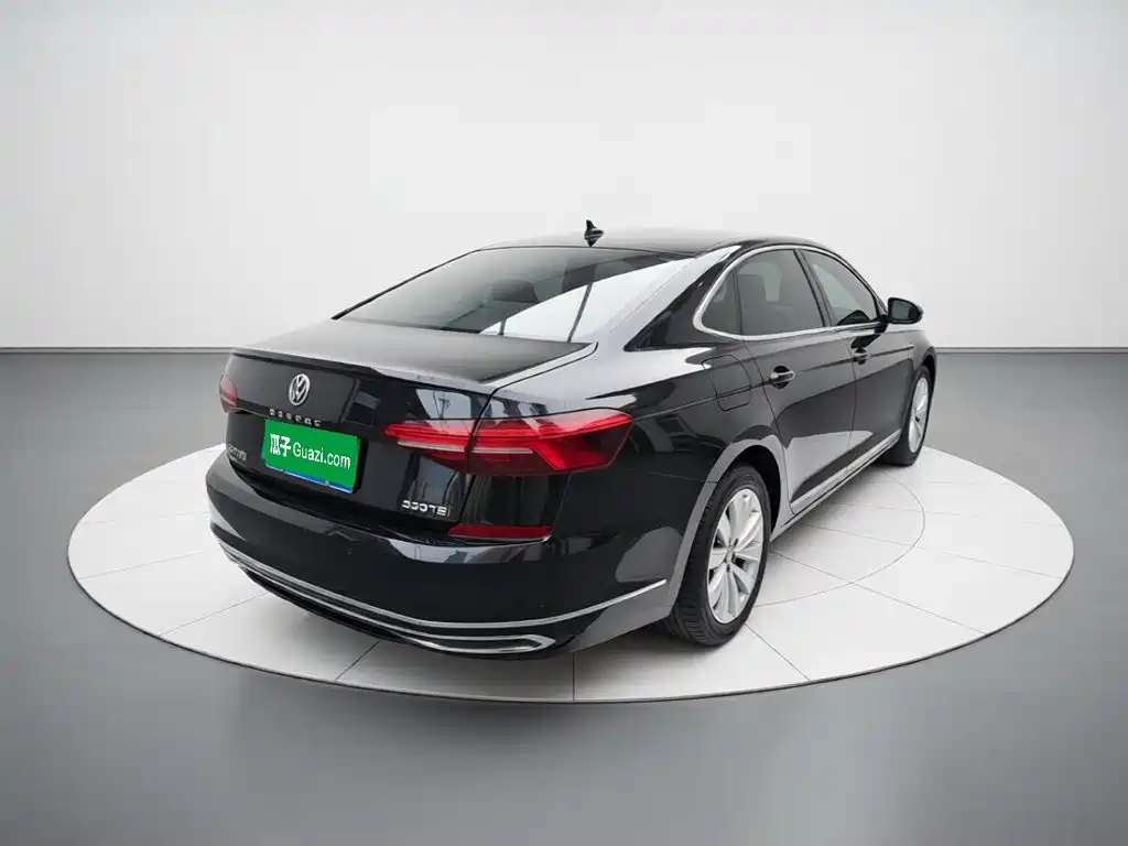 Volkswagen Passat — фото 6