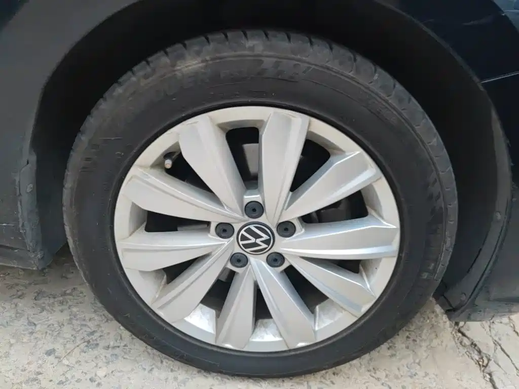 Volkswagen Passat — фото 8