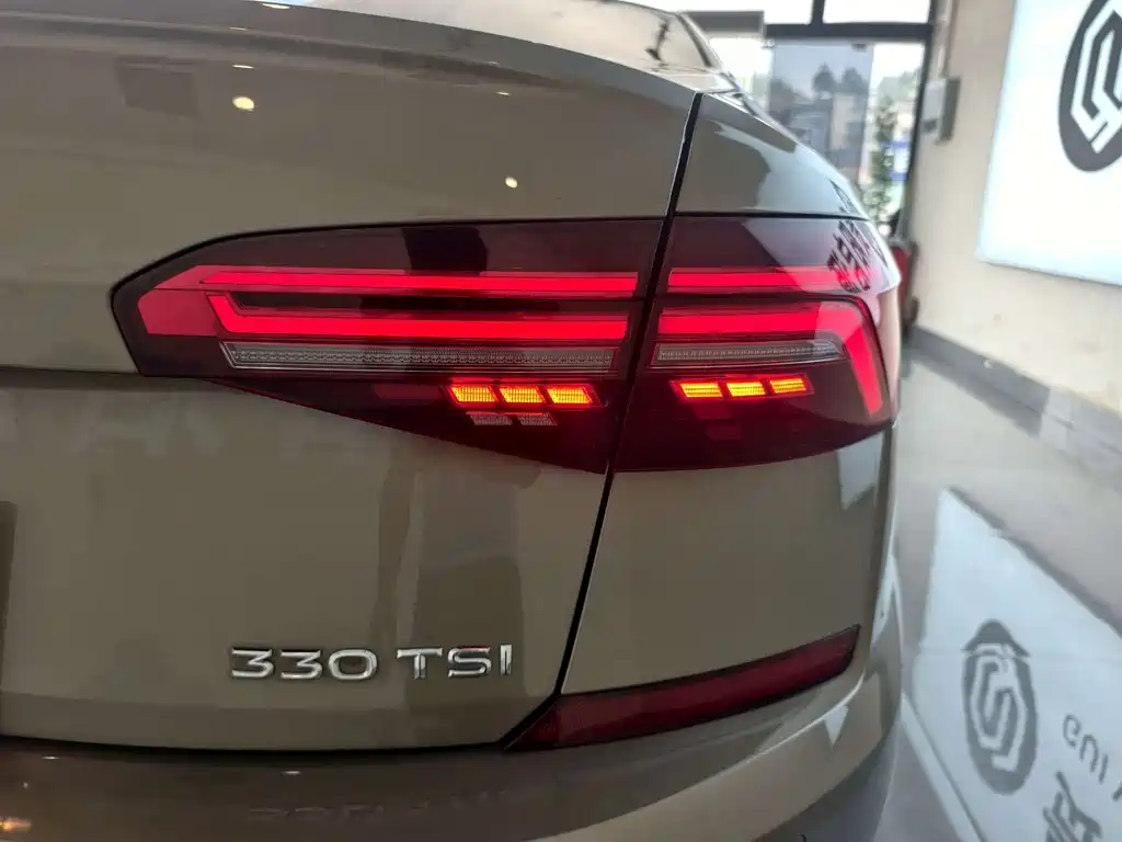 Volkswagen Passat — фото 4