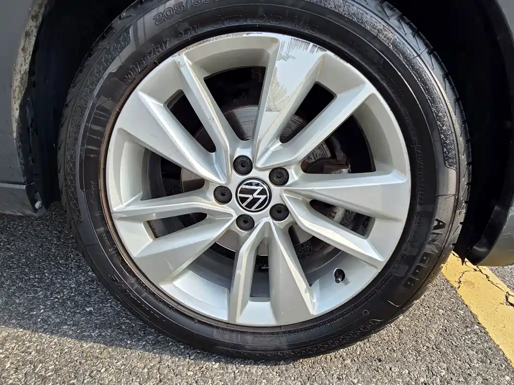 Volkswagen T-Cross — фото 21