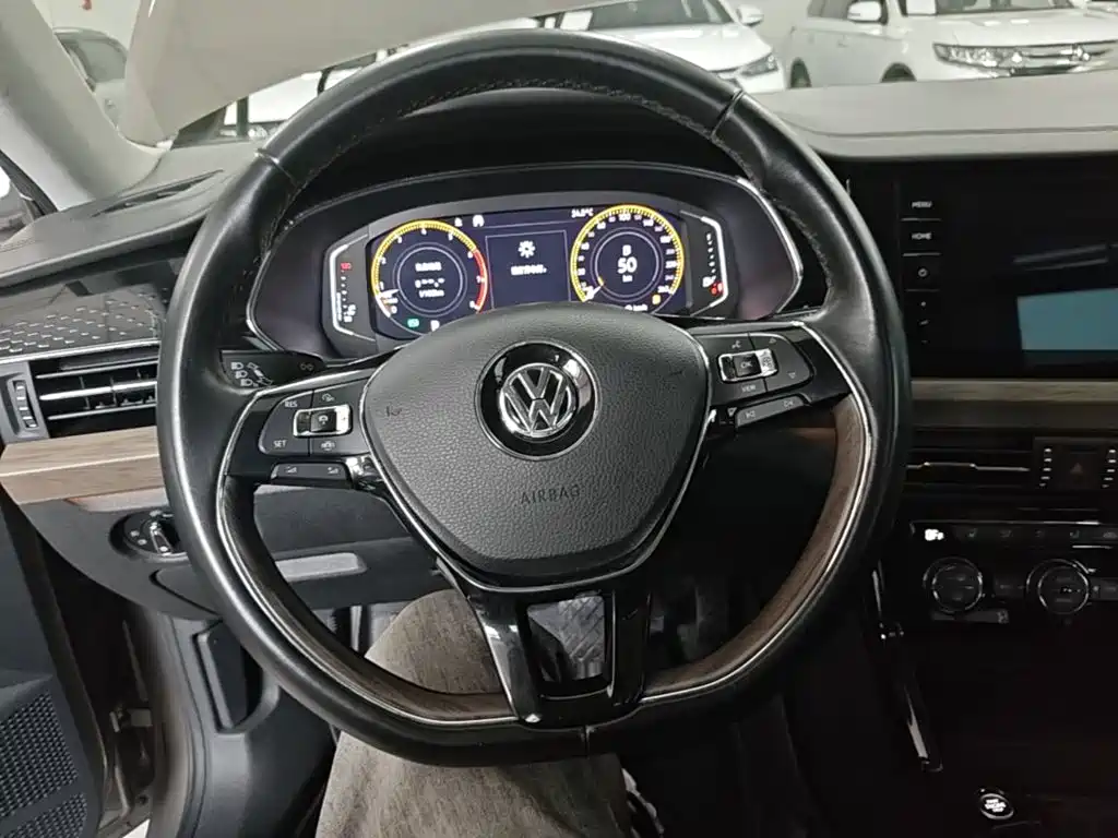 Volkswagen Passat — фото 11
