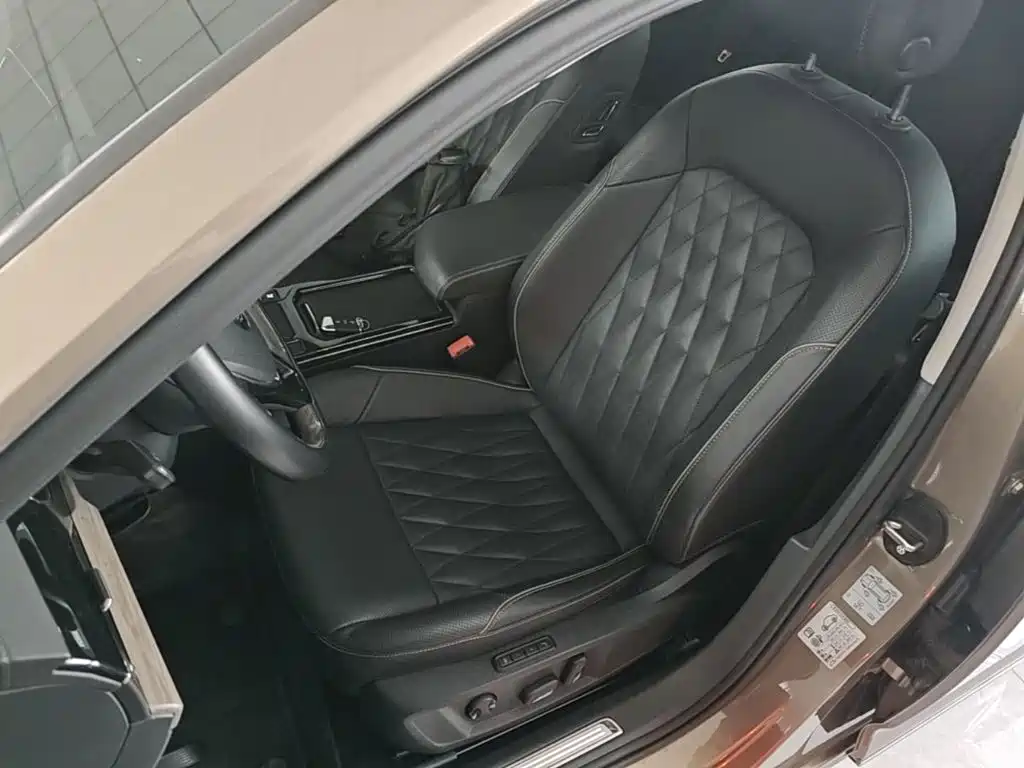 Volkswagen Passat — фото 15