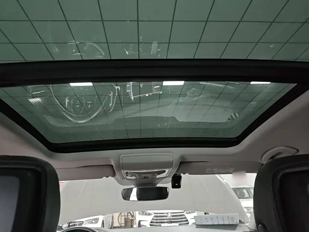 Volkswagen Passat — фото 18