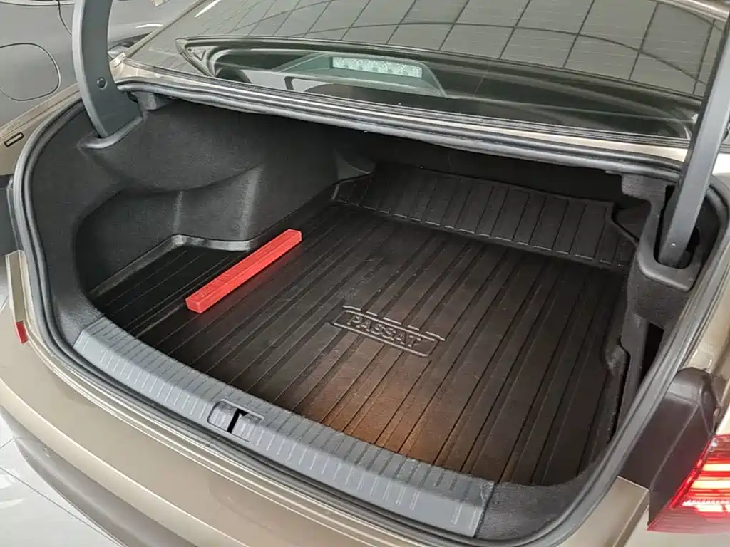 Volkswagen Passat — фото 19