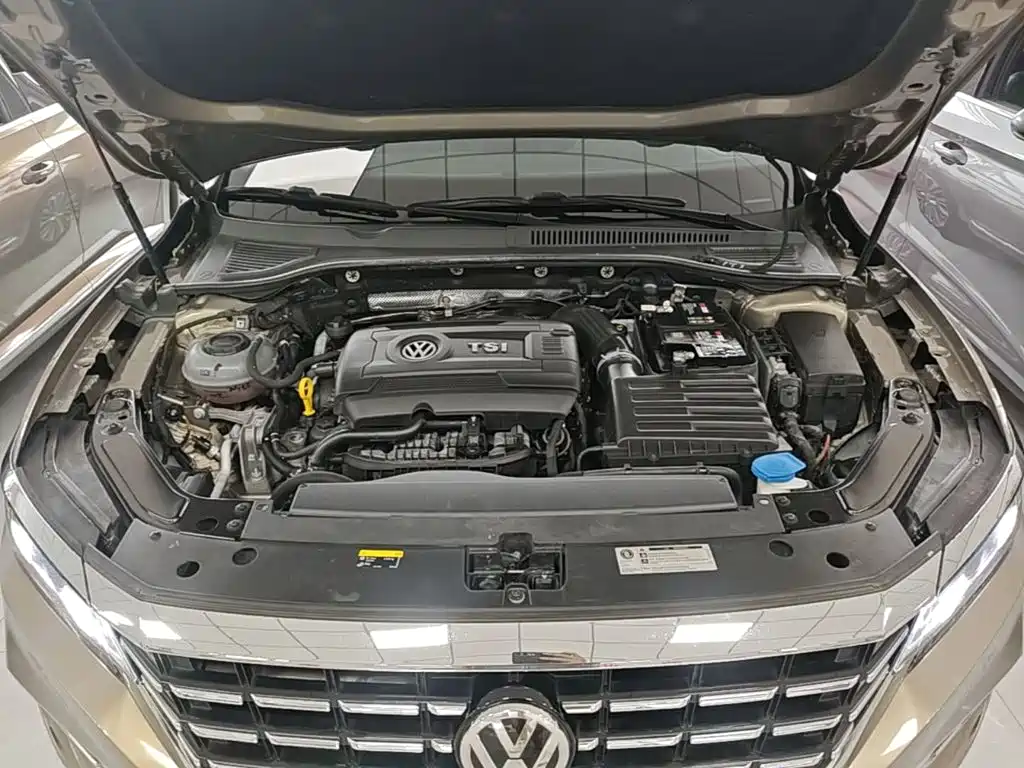 Volkswagen Passat — фото 20