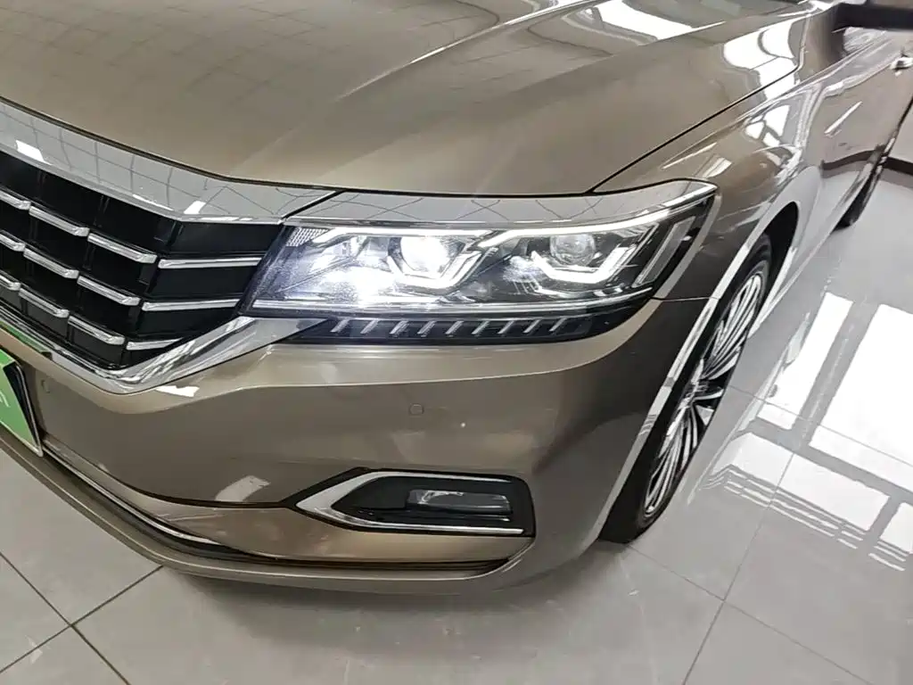 Volkswagen Passat — фото 24