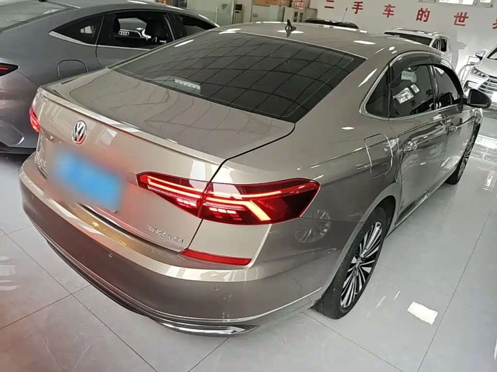 Volkswagen Passat — фото 6