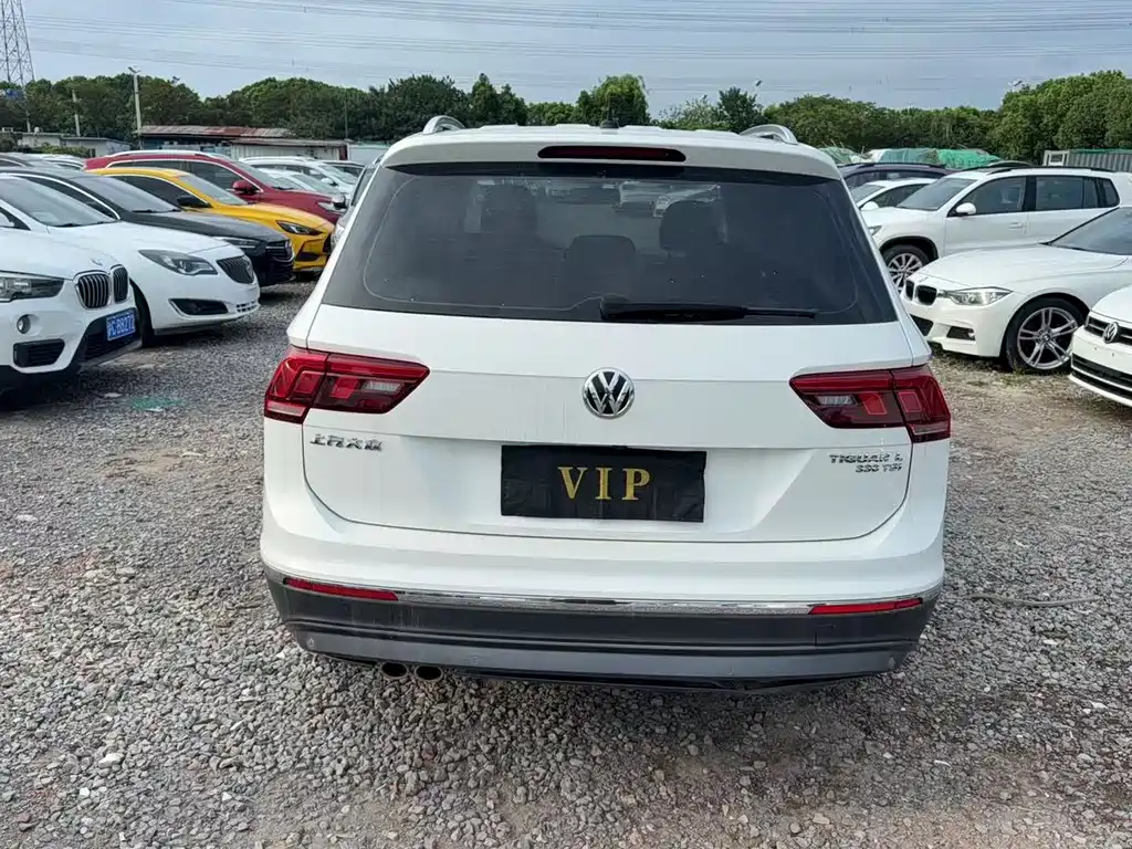 Volkswagen Tiguan L — фото 6