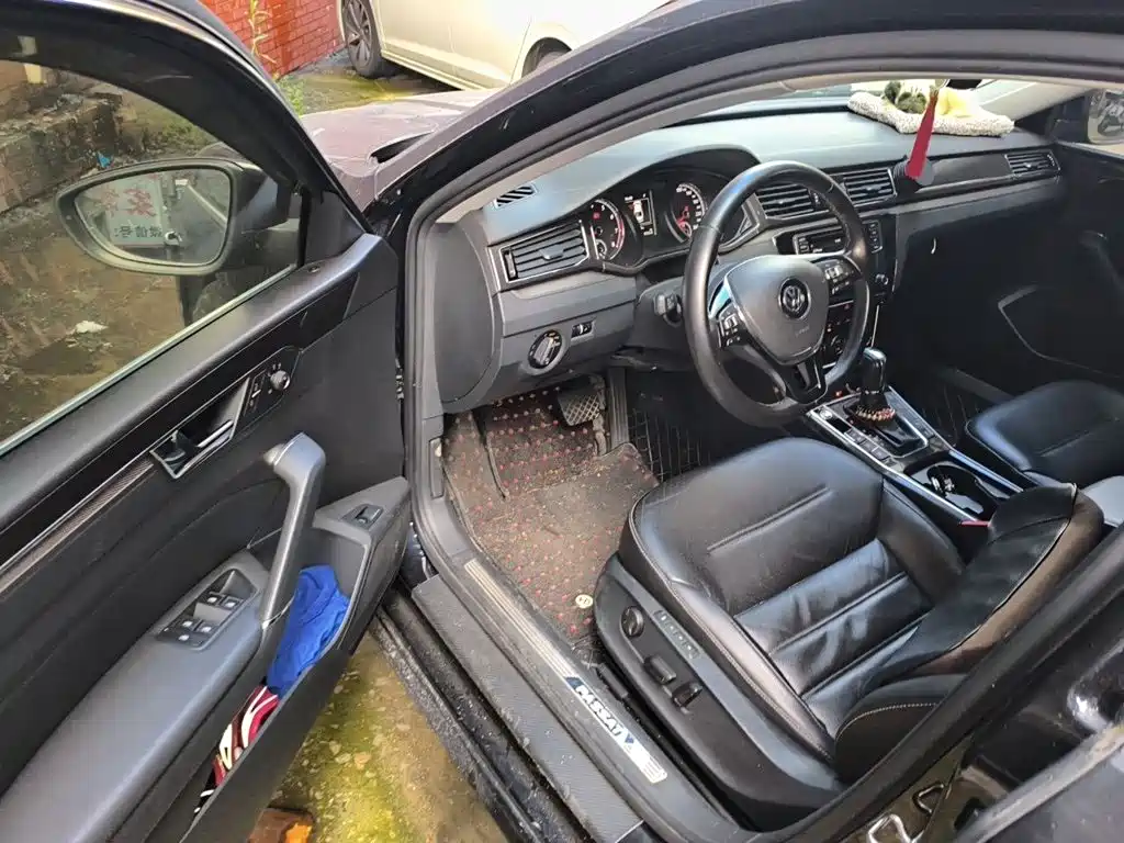 Volkswagen Passat — фото 14