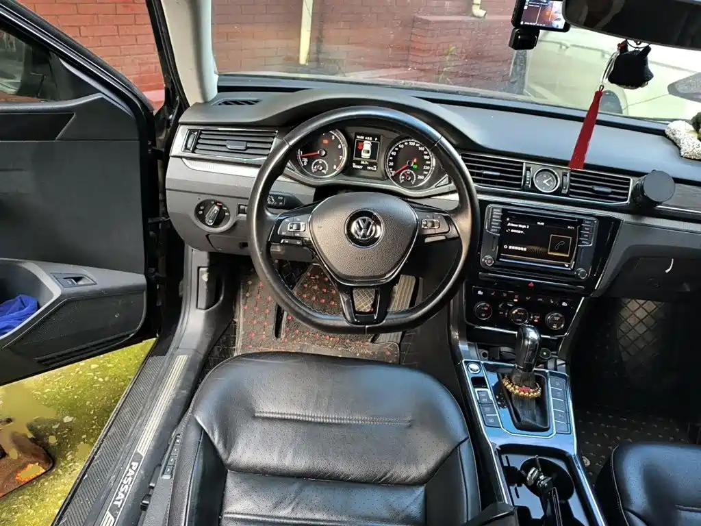 Volkswagen Passat — фото 3