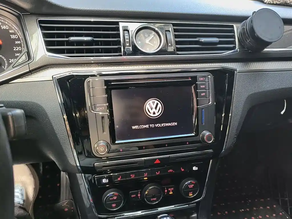 Volkswagen Passat — фото 6