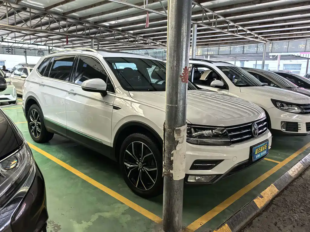 Volkswagen Tiguan L — фото 3