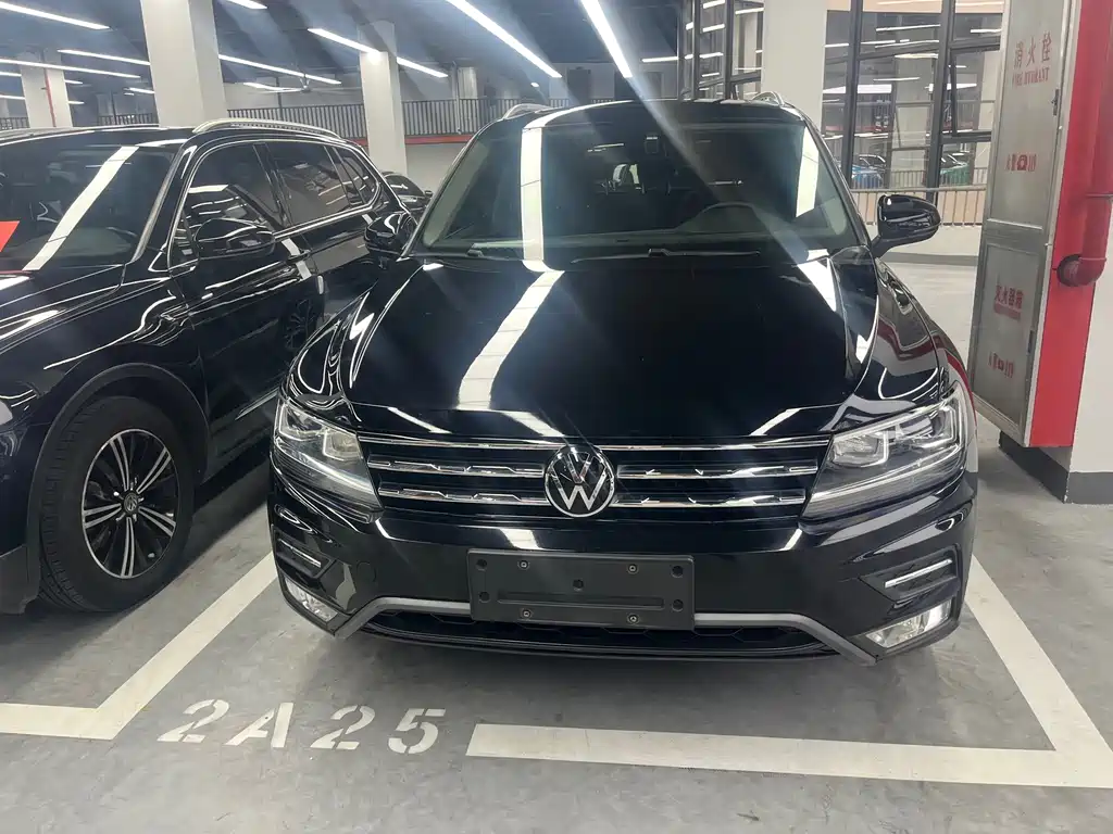 Volkswagen Tiguan L — фото 3