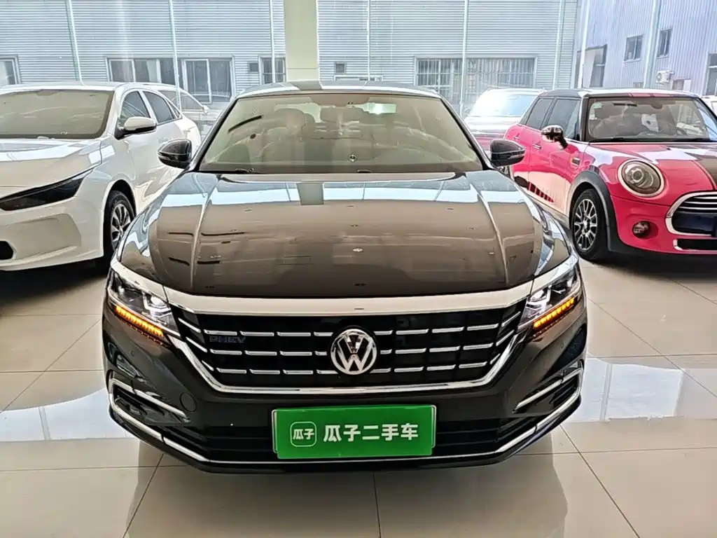 Volkswagen Passat PHEV — фото 3
