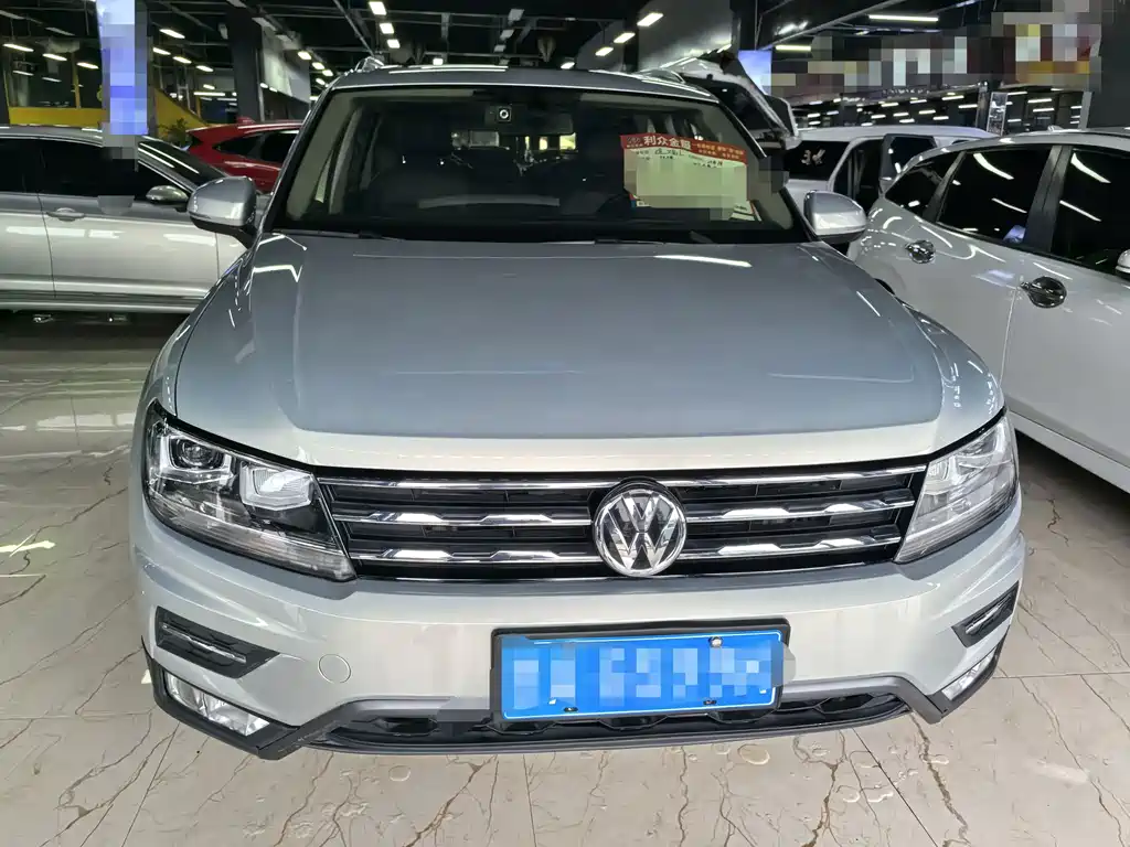 Volkswagen Tiguan L — фото 2