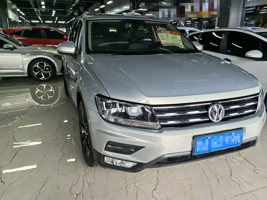 Volkswagen Tiguan L — фото 3