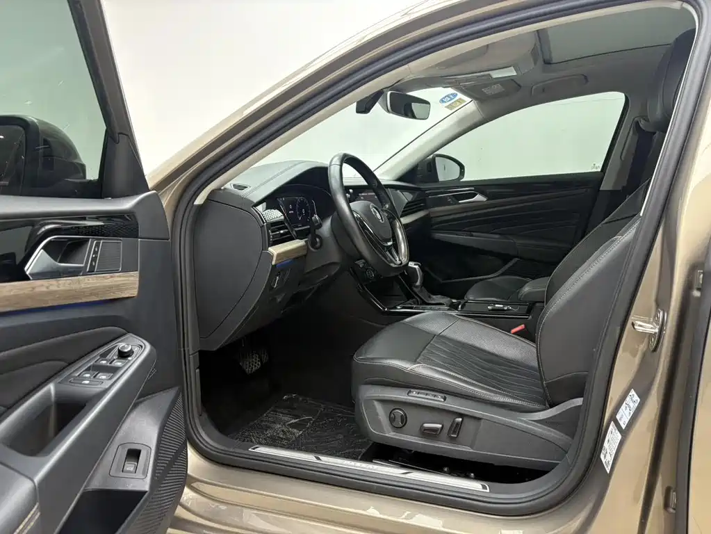 Volkswagen Passat — фото 5