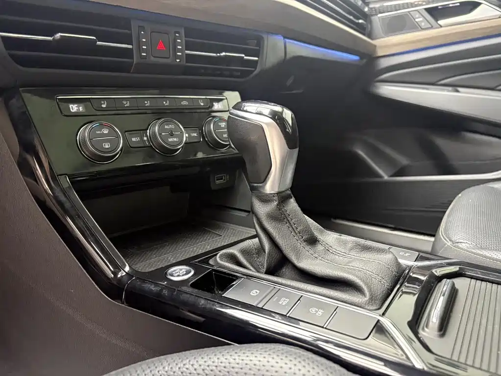 Volkswagen Passat — фото 8