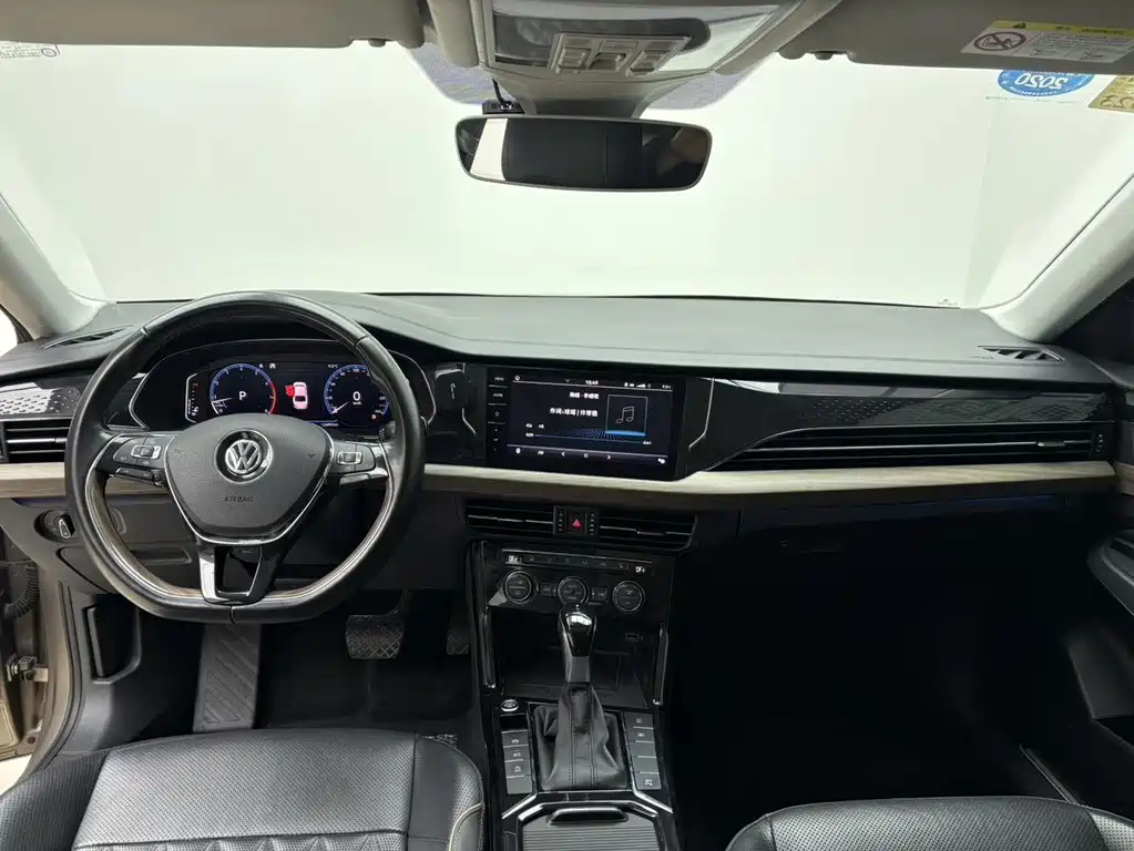 Volkswagen Passat — фото 9