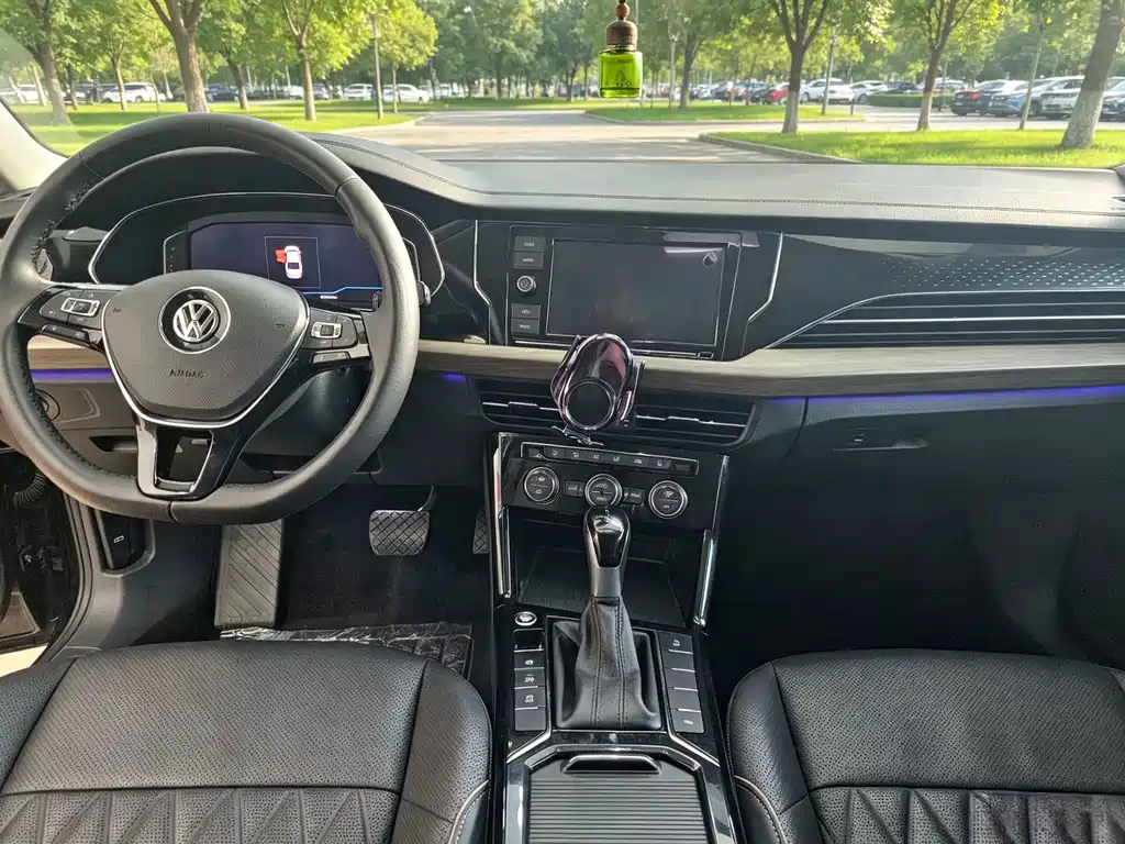 Volkswagen Passat — фото 7
