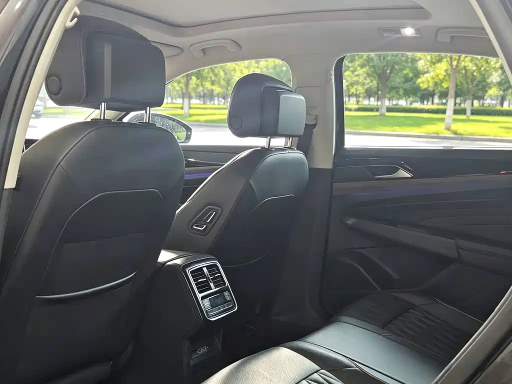 Volkswagen Passat — фото 9