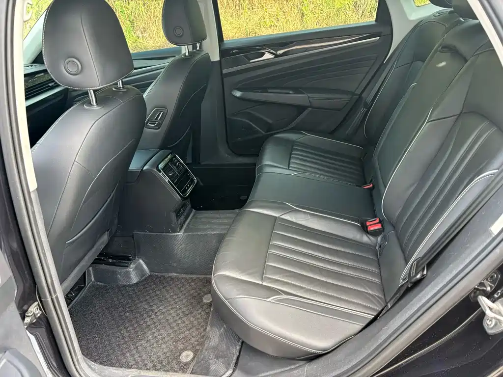 Volkswagen Passat — фото 5