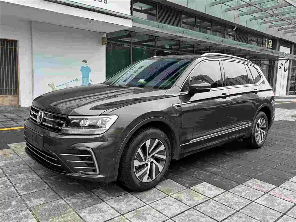 Volkswagen Tiguan L PHEV — фото 2