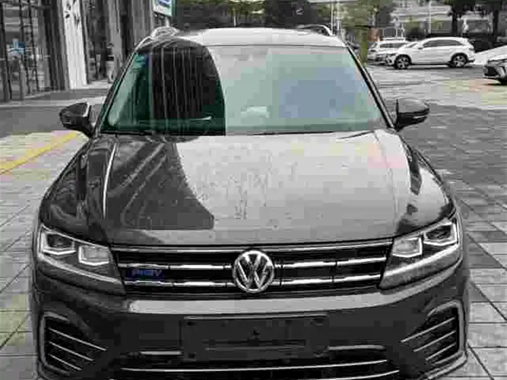 Volkswagen Tiguan L PHEV — фото 2