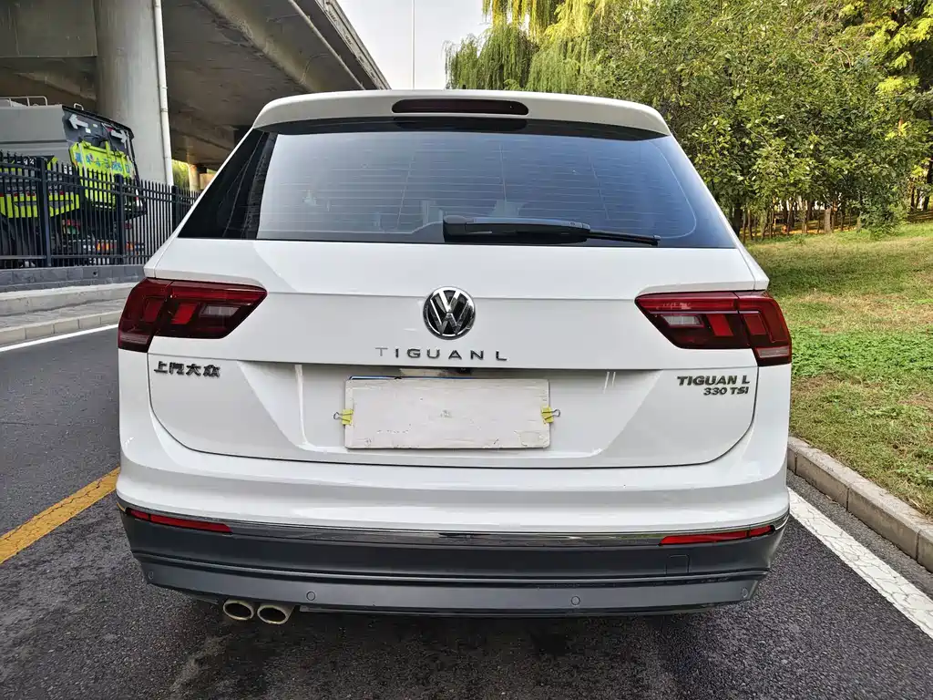 Volkswagen Tiguan L — фото 4