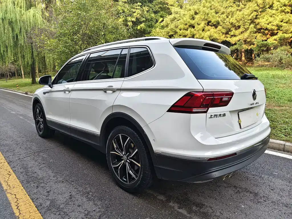Volkswagen Tiguan L — фото 5