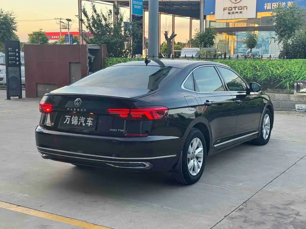 Volkswagen Passat — фото 4