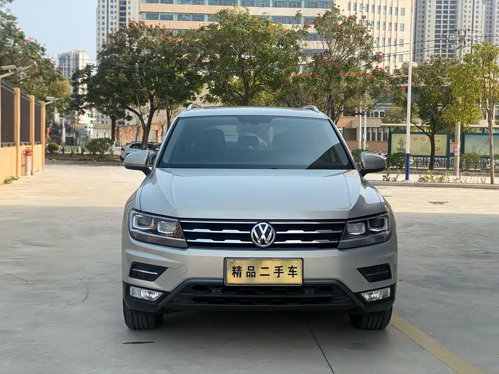 Volkswagen Tiguan L — фото 2