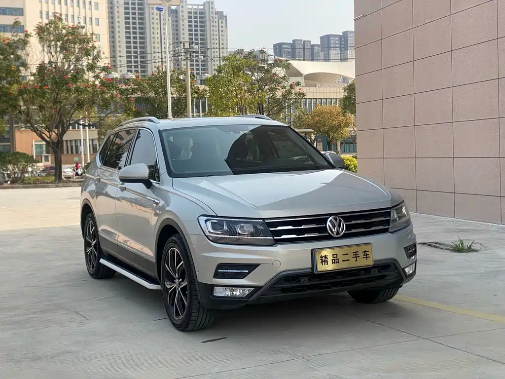 Volkswagen Tiguan L — фото 3