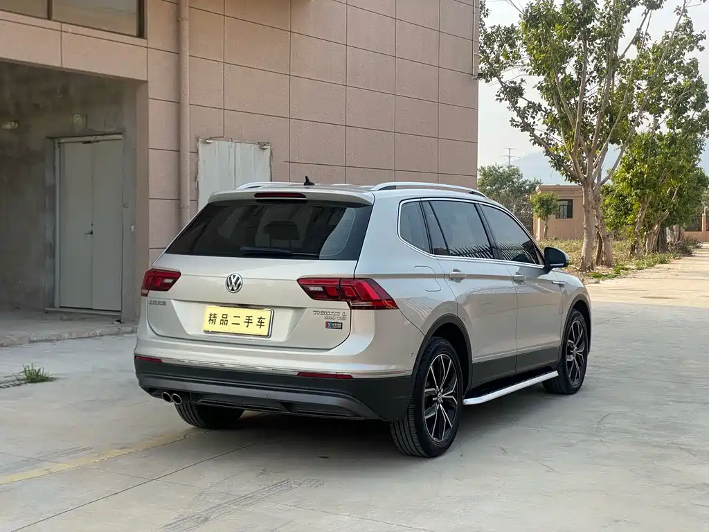Volkswagen Tiguan L — фото 7