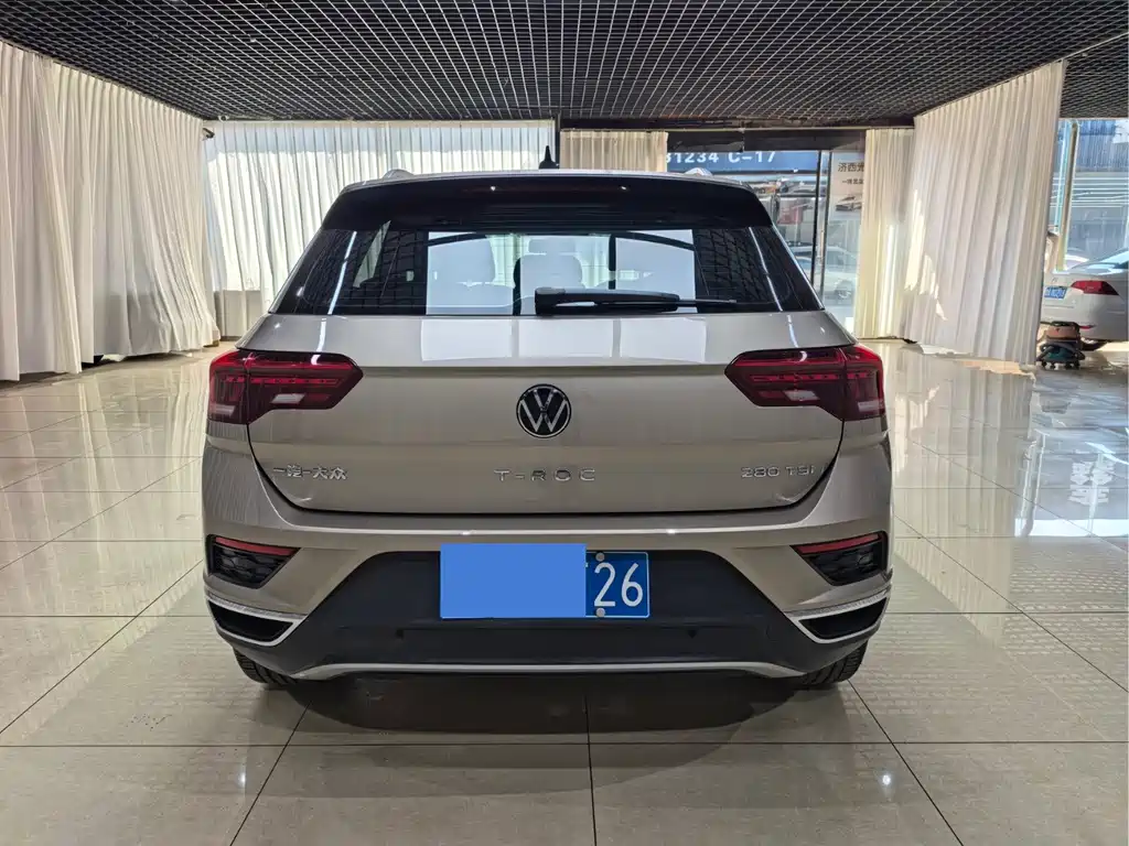 Volkswagen T-Roc — фото 5
