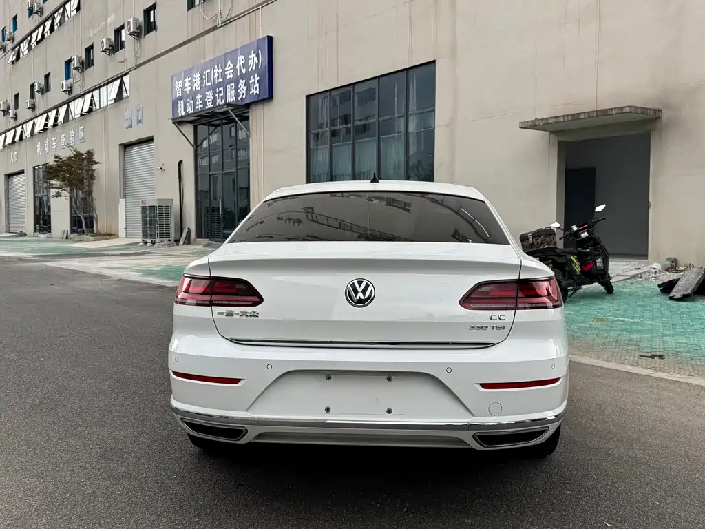 Volkswagen CC — фото 9