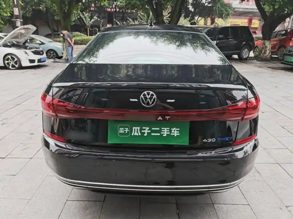 Volkswagen Passat PHEV — фото 6