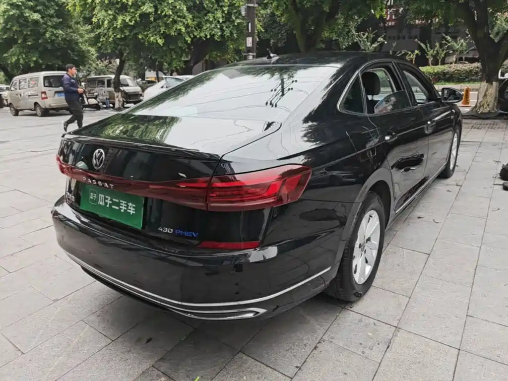 Volkswagen Passat PHEV — фото 7