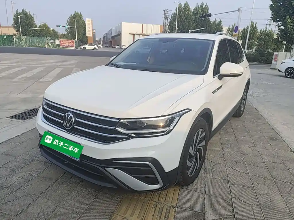 Volkswagen Tiguan L — фото 2