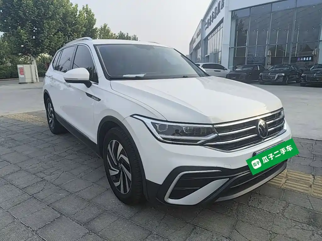 Volkswagen Tiguan L — фото 4