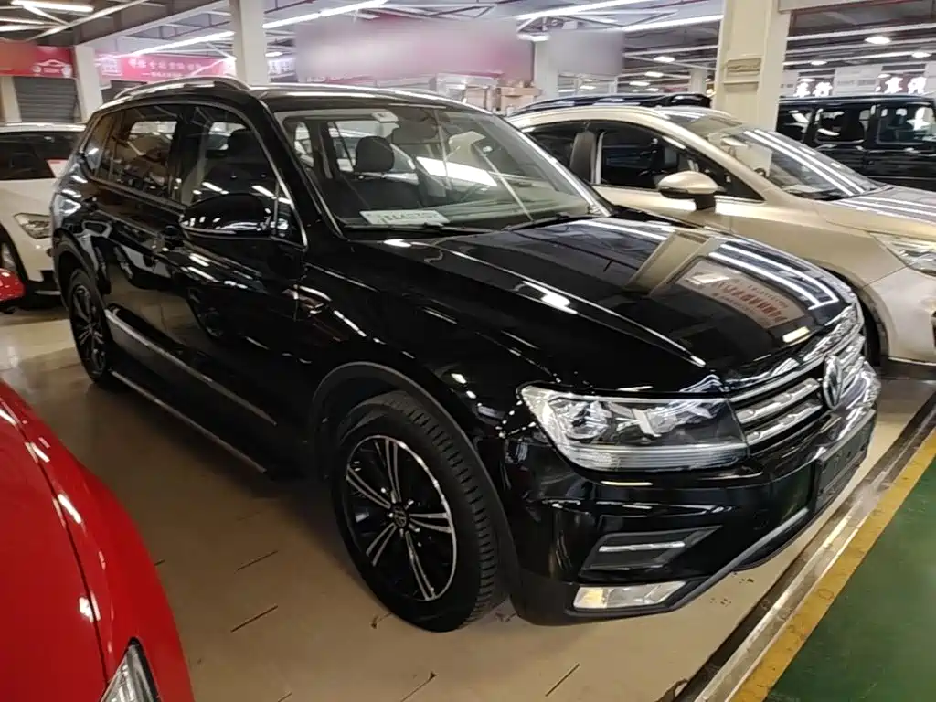 Volkswagen Tiguan L — фото 4
