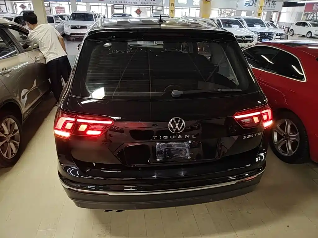 Volkswagen Tiguan L — фото 6