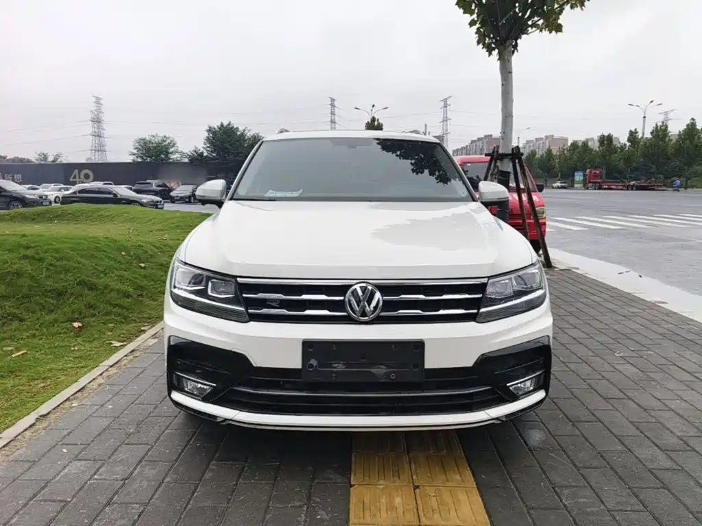 Volkswagen Tiguan L — фото 3
